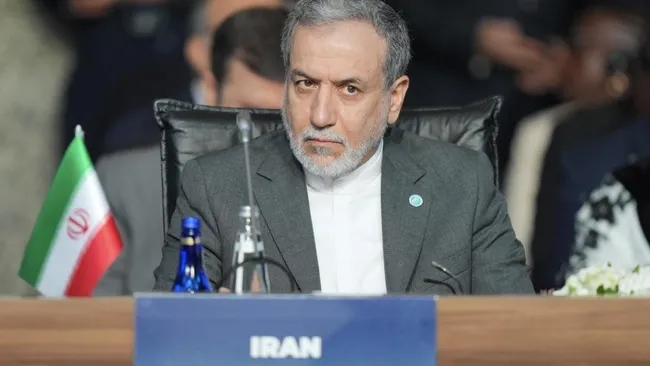 iran-disisleri-bakanindan-kara-saldirisi-aciklamasi-onlari-bekliyoruz-1772735929227.jpg İran Dışişleri Bakanı’ndan kara saldırısı açıklaması! “Onları bekliyoruz”