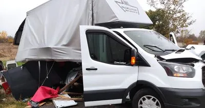Susurluk'ta zincirleme trafik kazasında çalıntı olduğu belirlenen araçta sürücü sıkıştı #balikesir