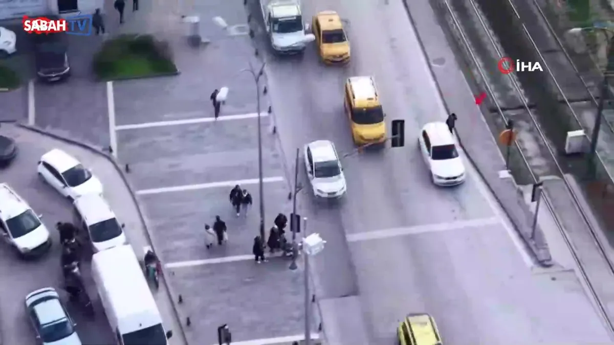 Gaziantep’te kavşaklarda dilencilik ve satıcılık yapan şahıslara operasyon: 14 gözaltı | Video videosunu izle Gaziantep’te kavşaklarda dilencilik ve satıcılık yapan şahıslara operasyon: 14 gözaltı | Video videosunu izle