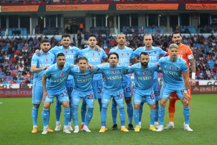 son-dakika-haberi-trabzonspor-zorlu-sinavda-hata-yapmadi-edin-visca-adana-demirsporu-yikti-1678633624966.jpg