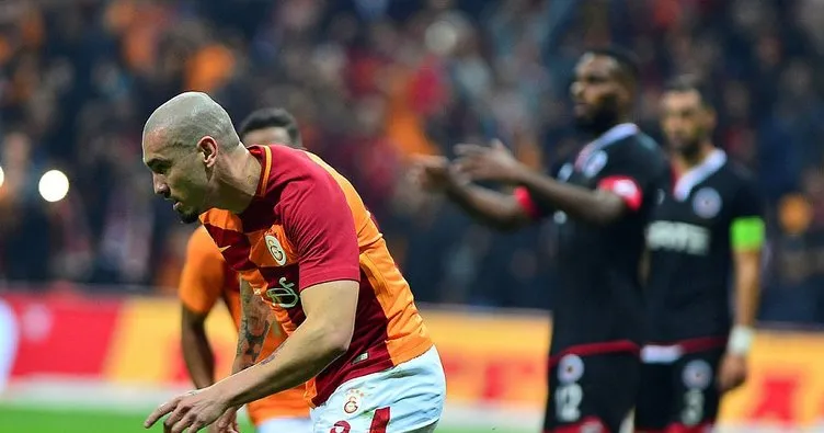 Galatasaray’ın stoperi Maicon’dan kariyer rekoru!