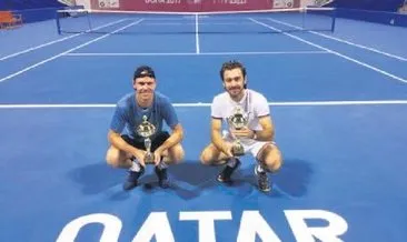 Tuna Altuna Katar’da çiftlerde şampiyon oldu