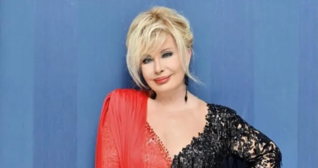 Emel Sayın takipçilerini geçmişe götürdü “Meğer ne güzelmişim” Emel Sayın takipçilerini geçmişe götürdü “Meğer ne güzelmişim”