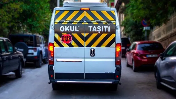 son-dakika-istanbulda-ulasima-yuzde-40-zam-iste-otobus-minibus-dolmus-okul-servisi-ve-taksi-fiyatlari-1649232976413.jpg