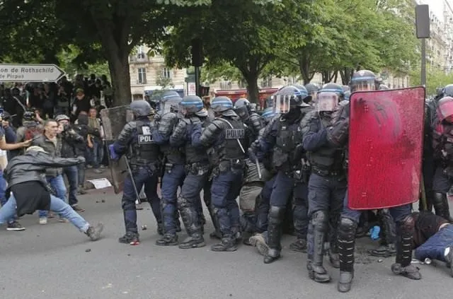 Fransa’da grev ve protesto dalgası