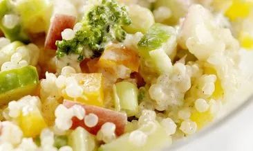 Lezzetinde şifa bulacaksınız: Yoğurt ve bademli kinoa salatası