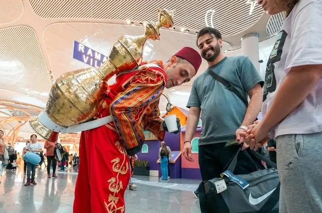 iga-istanbul-havalimaninda-ramazan-coskusu-1740744139036.jpg