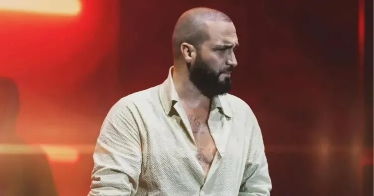 Hit şarkılarıyla Ayvalık’ı salladı