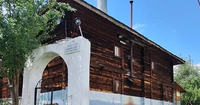 Artvin'de 93 yıllık tarihi cami yangında tamamen yandı #artvin