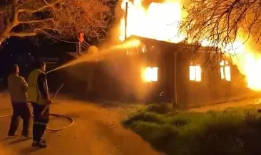 Bursa’da 18 ahşap ev alev alev yandı