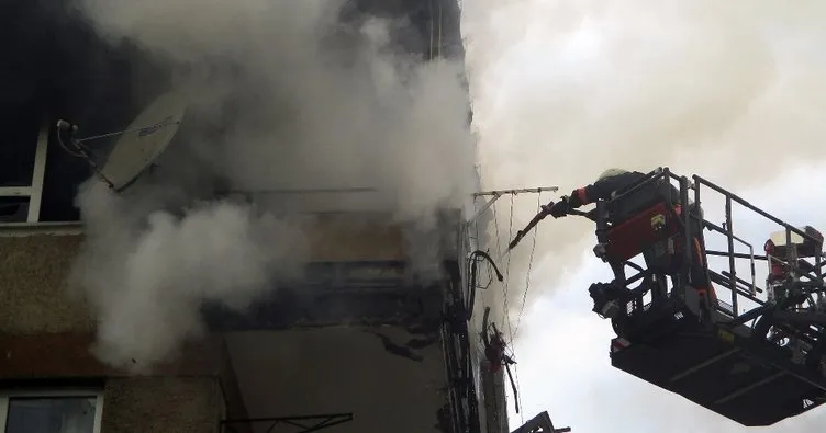 Kadıköy’de apartman yangını paniğe neden oldu