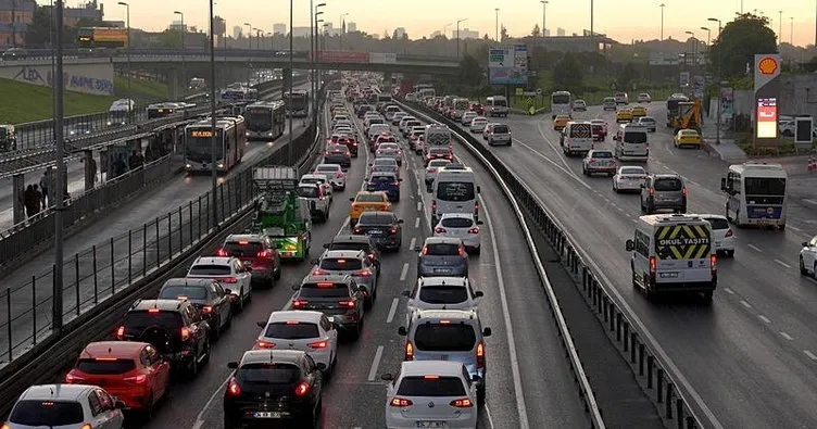 İstanbul’da sabah saatlerinde trafik yoğunluğu arttı