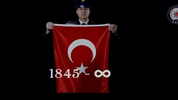 İstanbul Emniyeti'nden anlamlı film! Bayrak sevdasına vurgu yaptılar...