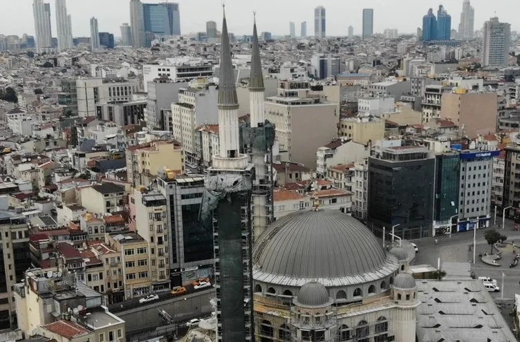 Taksim Camii’nin şerefesi göründü