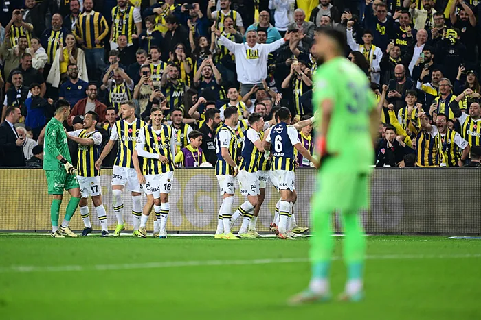 son-dakika-haberi-fenerbahcenin-konugu-adana-demirspor-ikinci-yarida-gol-yagmuru-1712172475611.jpeg