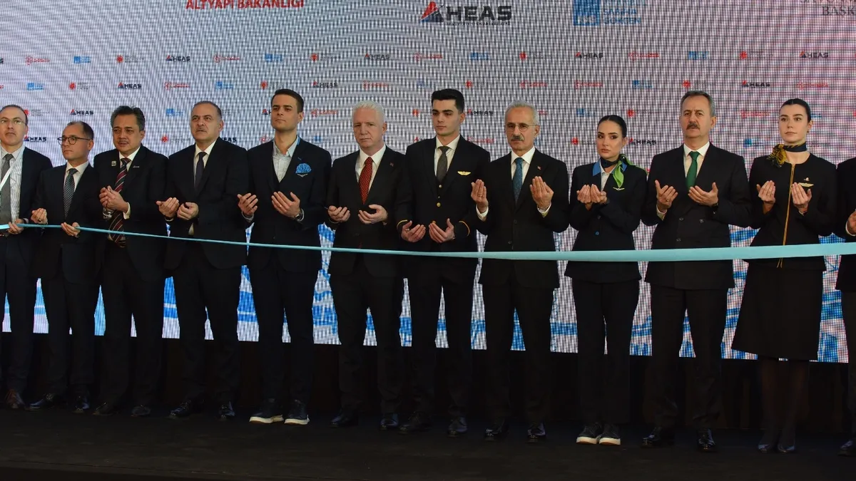 Sabiha Gökçen Uluslararası Havalimanı’nın yeni terminal binasının ilk bölümü açıldı