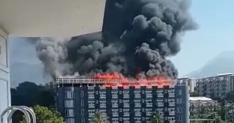 Alanya’da çatıda çıkan otel yangını söndürüldü