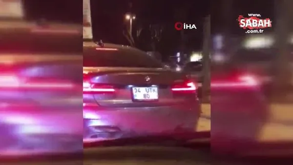 Arabada bebeği olan kadın sürücüye saldırıp aynasını kıran maganda kamerada | Video