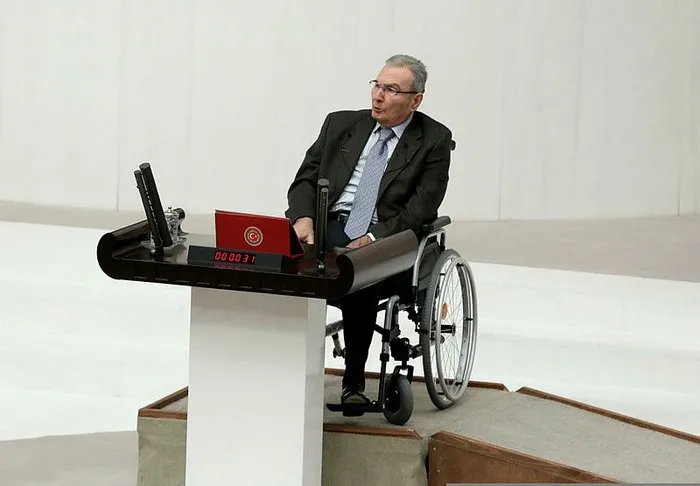Chp Antalya Milletvekili Deniz Baykal 16 Ay Sonra Tbmm De Yemin Etti Sayfa 4 Son Dakika Habe