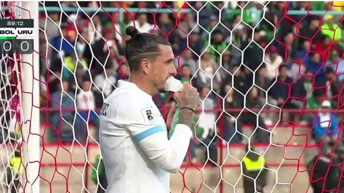 Uruguaylı yıldız oyuncu herkesi korkuttu! Maçta oksijen tüpünü kullandı...