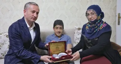 Ağrı Milli Eğitim Müdürü Kökrek, LGS'de ev sınavı uygulayacak özel öğrenciyi ziyaret etti #agri