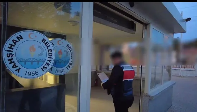 son-dakika-pavyon-sorusturmasi-yahsihan-belediyesine-uzandi-kapanis-saati-icin-100-bin-lira-rusvet-iddiasi-wha-1791461253837.jpg