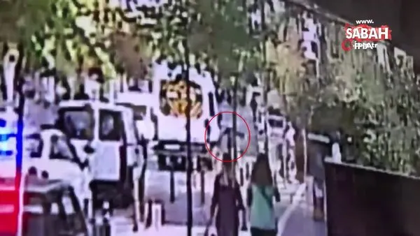 İstanbul Büyükçekmece’de Annesinin elinden yola fırlayan minik kızın feci ölümü kamerada