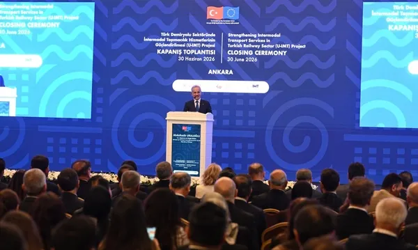 bakan-uraloglu-duyurdu-ab-ve-turkiyenin-ortak-finanse-ettigi-proje-tamamlandi-demiryolunda-intermodal-tasimaci-1782811131885.jpeg