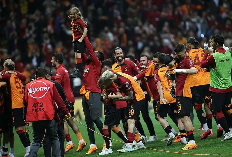 Son dakika Galatasaray transfer haberleri: Galatasaray’a çılgın gelir! Kasa dolup taşacak, 2 yıldızdan tam 40 milyon Euro...