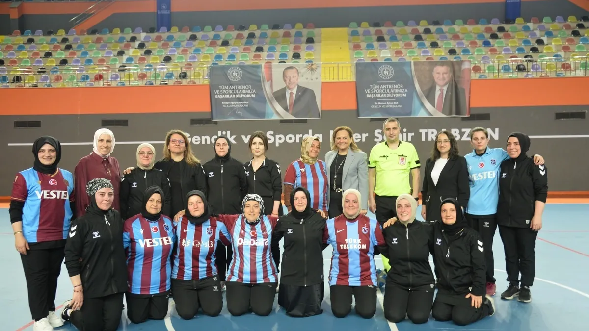 Sessiz çığlık sahaya taştı: İşitme engelli kadınlardan futbol şöleni Sessiz çığlık sahaya taştı: İşitme engelli kadınlardan futbol şöleni