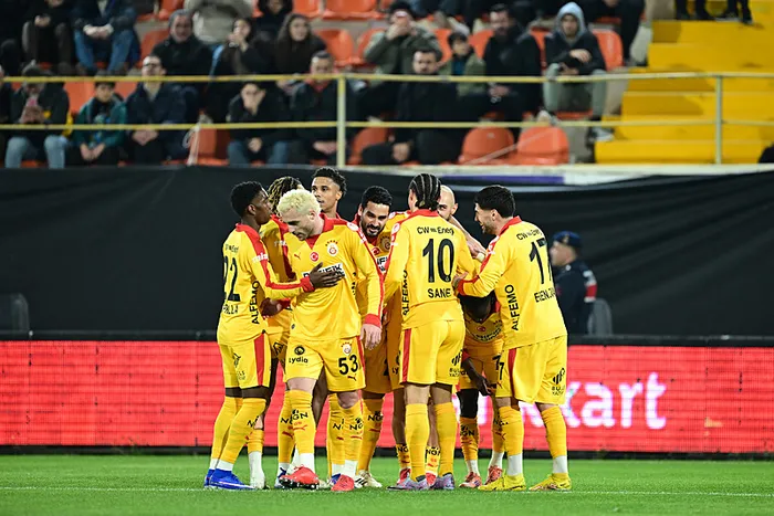 mehmet-ozcandan-alanyaspor-galatasaray-macindaki-penalti-yorumu-var-neden-mudahale-etmedi-1772564707659.jpeg