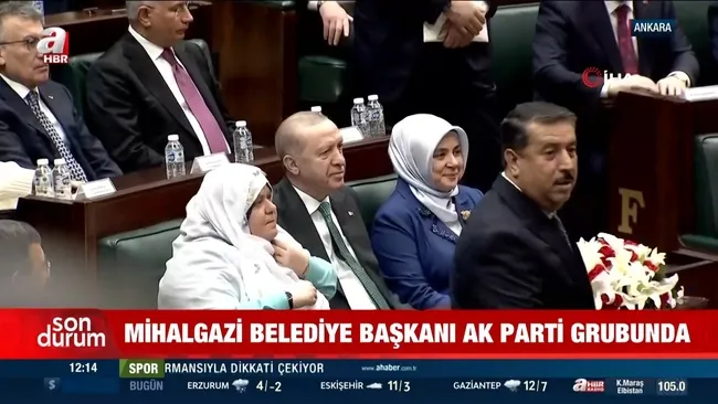 son-dakika-mihalgazi-belediye-baskani-zeynep-gunes-ve-100-beyaz-tulbentli-kadin-ak-parti-tbmm-grup-toplantisin-1770801495707.jpeg