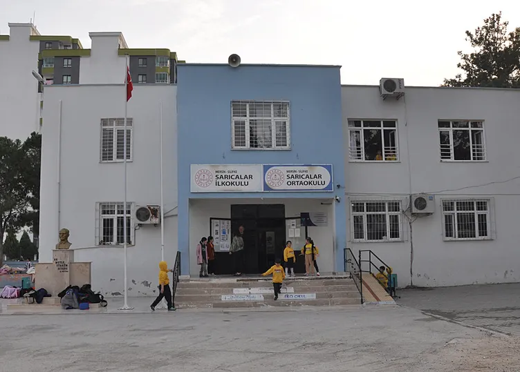 Çocuğunun kolu kırılınca okulda dehşet saçtı: Öğretmenin burnunu kıran adam tutuklandı!