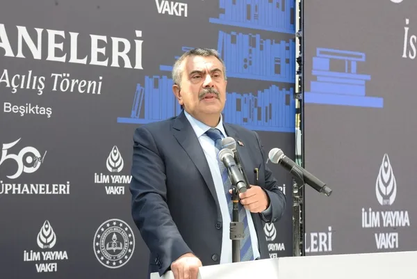 ilim-yayma-vakfi-istanbulda-15-okulda-kutuphane-acti-1778499585435.jpg