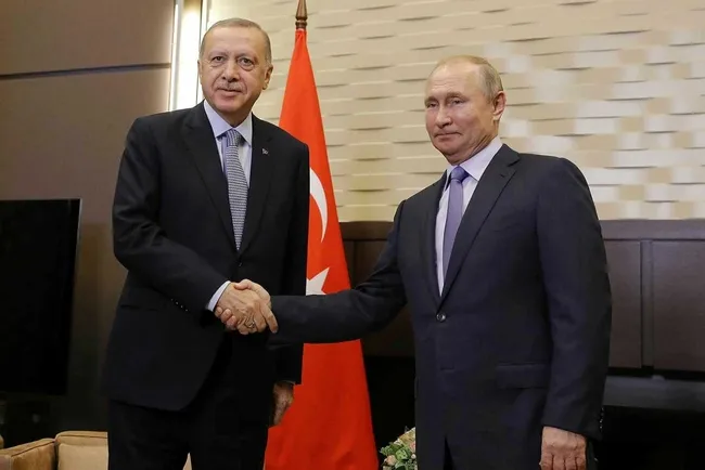 karadenizde-guvenli-ticaret-koridoru-icin-ornek-strateji-ankara-suclu-degil-cozum-arayisinda-1788851377910.jpg Karadeniz’de güvenli ticaret koridoru için “örnek” strateji! Ankara “suçlu” değil, “çözüm” arayışında