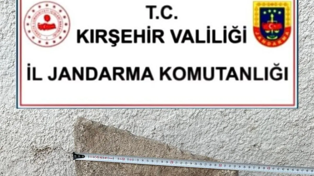 Otomobilden tarih çıktı; Bizans mezar steli ele geçirildi