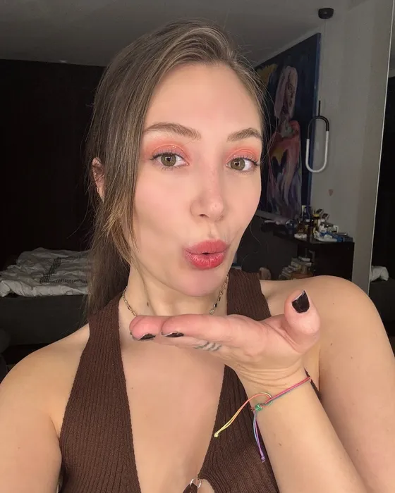 ’Hık demiş burnundan düşmüş’ Şimdiye kadar hep annelerini görmüştünüz! İşte ünlülerin merak edilen biricik babaları...