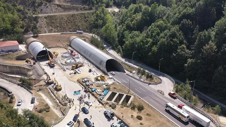 Bolu Dağı Tüneli’nde çalışmalar tamamlanıyor! Bakan Uraloğlu açıkladı: Ulaşım güvenliği maksimum düzeye çıkarıldı