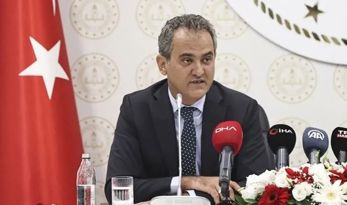 son-dakika-milli-egitim-bakani-mahmut-ozerden-yuz-yuze-egitim-aciklamasi-1641367601672.jpg