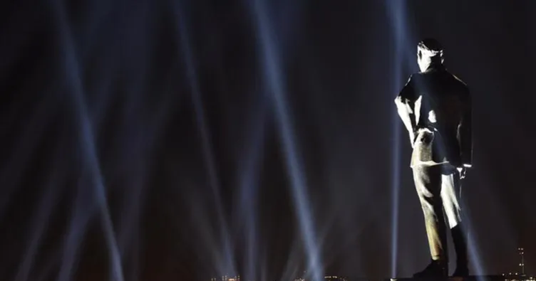 İstanbul Boğazı’nda ışık şöleni