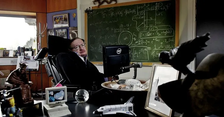 Hawking’in 22 eşyası 1,8 milyon dolara satıldı