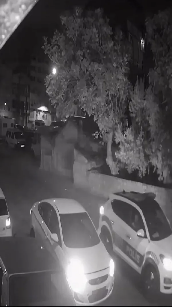 eglence-mekanina-alinmadik-diye-1-kisiyi-yaralayip-polise-ates-ettiler-cinayet-buro-3-supheliyi-gozaltina-aldi-1694419977898.jpg
