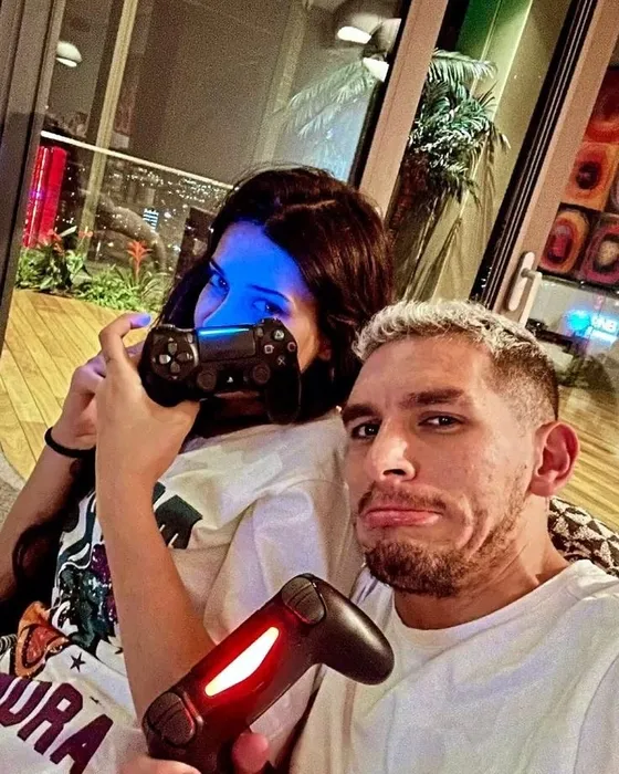 Ayrılık çanları mı çalıyor? Devrim Özkan ve Lucas Torreira ilişkisinde beklenmedik olay