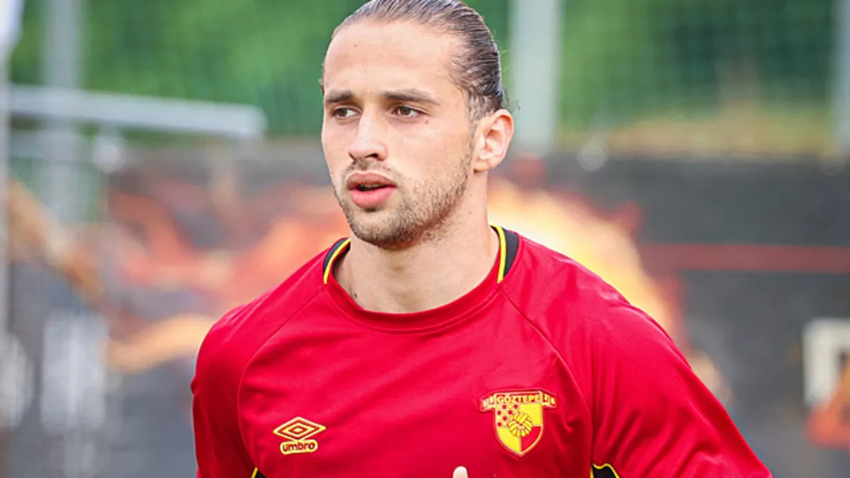 Göztepe'nin genç oyuncuları Arda Okan Kurtulan ve Arda Özçimen
