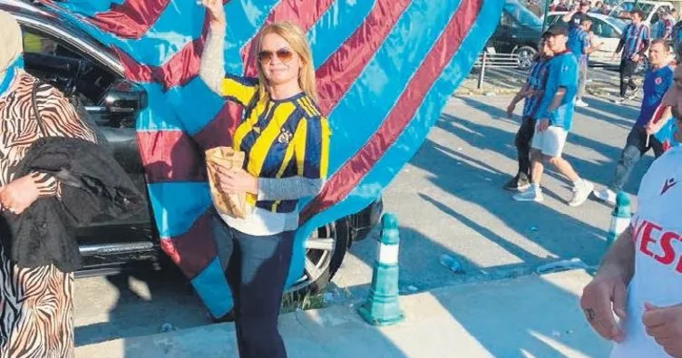 Bordo-Mavinin arasında bir cesur serçe! Mangal yürekli Nihal: Kim demiş Fenerbahçeliyi almazlar diye...