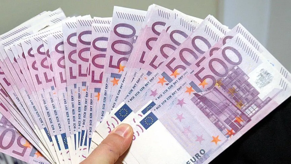 Euro değişiyor! ECB yeni banknot tasarımlarını tanıttı Euro değişiyor! ECB yeni banknot tasarımlarını tanıttı