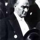 Atatürk, Gemlik Suni İpek Fabrikasını açtı