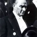Atatürk, Gemlik Suni İpek Fabrikasını açtı