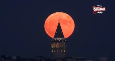 Süper Ay dünyaya en yakın konuma geldi, Galata Kulesi’yle görsel şölen oluşturdu | Video