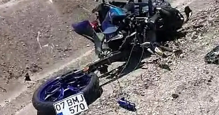 Burdur’da otomobil ile motosiklet çarpıştı
